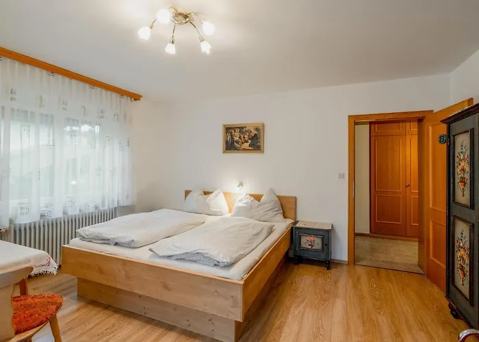 Appartamento Haus Viktoria By Interhome
